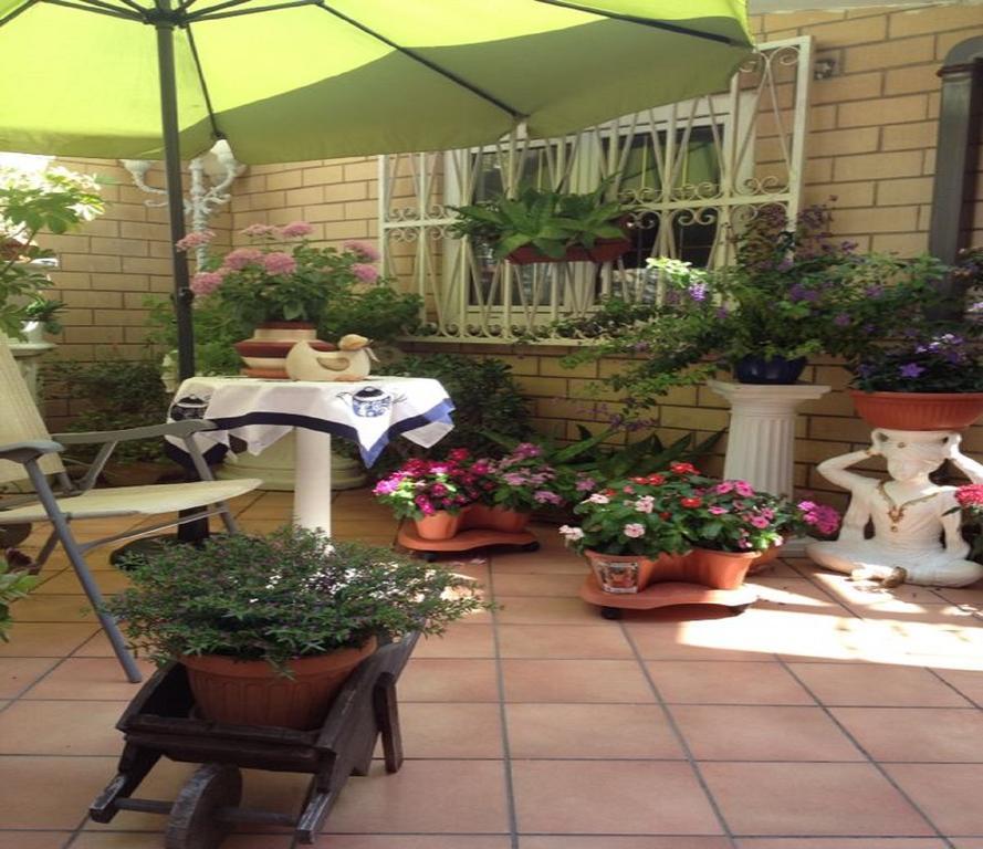 Lucilla's World Bed & Breakfast *